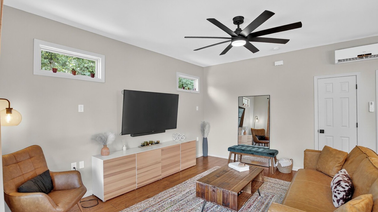 Photo of Livingroom in Candler