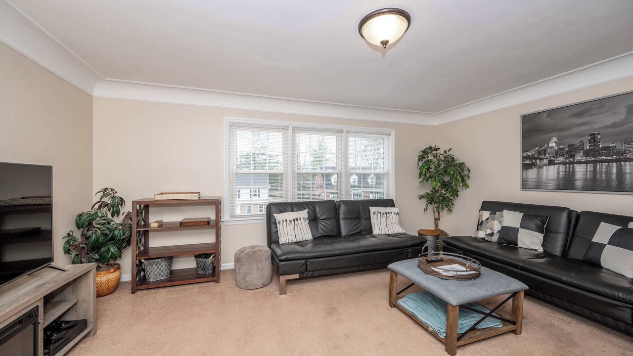 Photo of Bedroom in Roselawn Finance