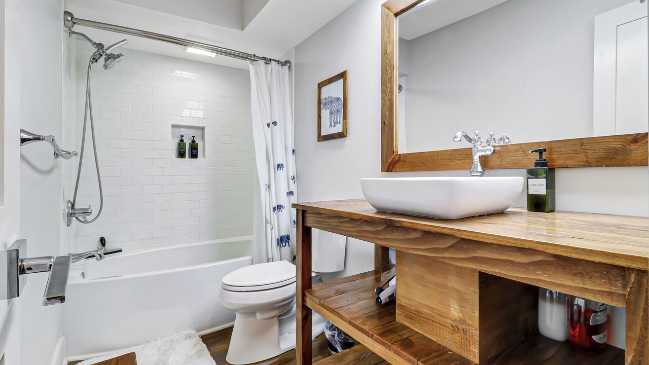 Photo of Bathroom in Harbour Town