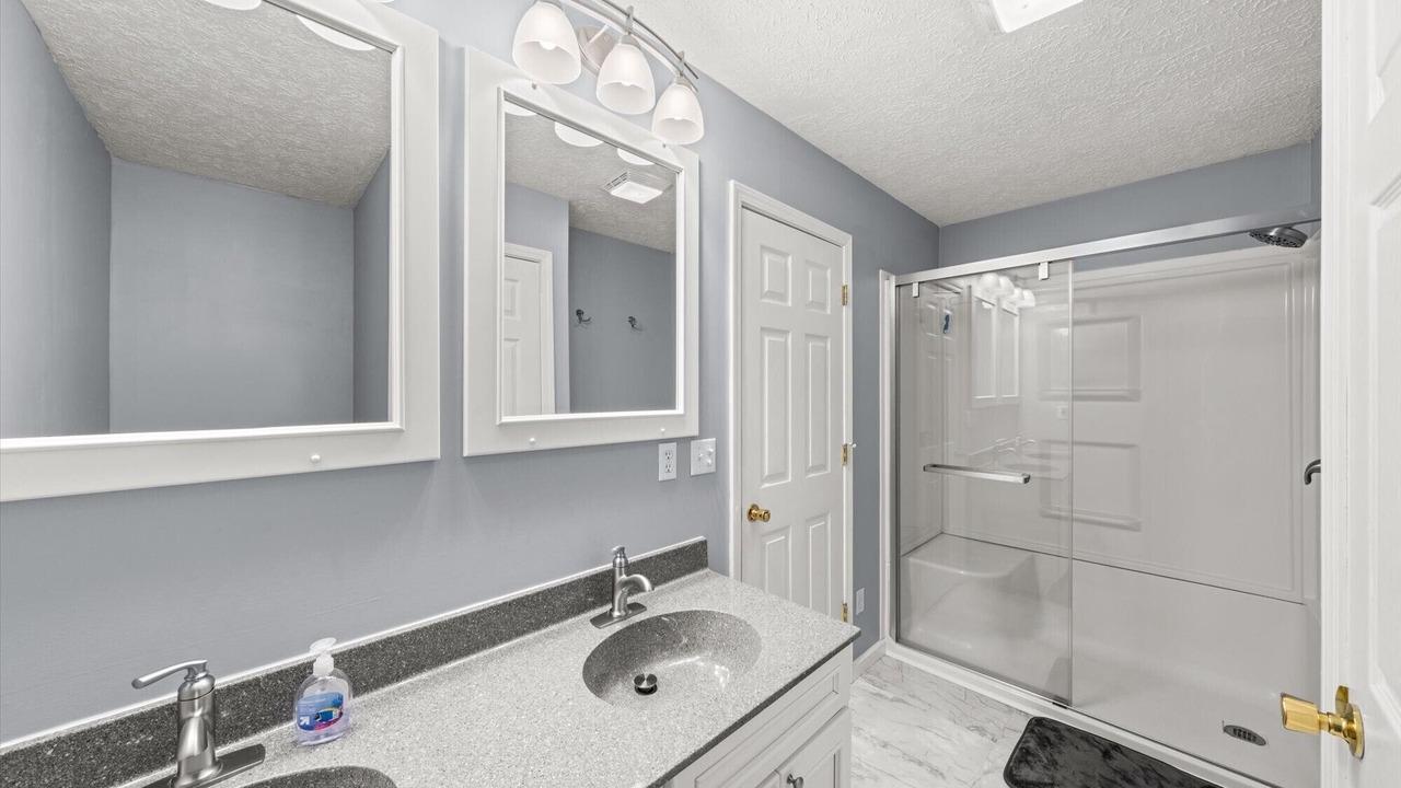 Photo of Bathroom in La Follette