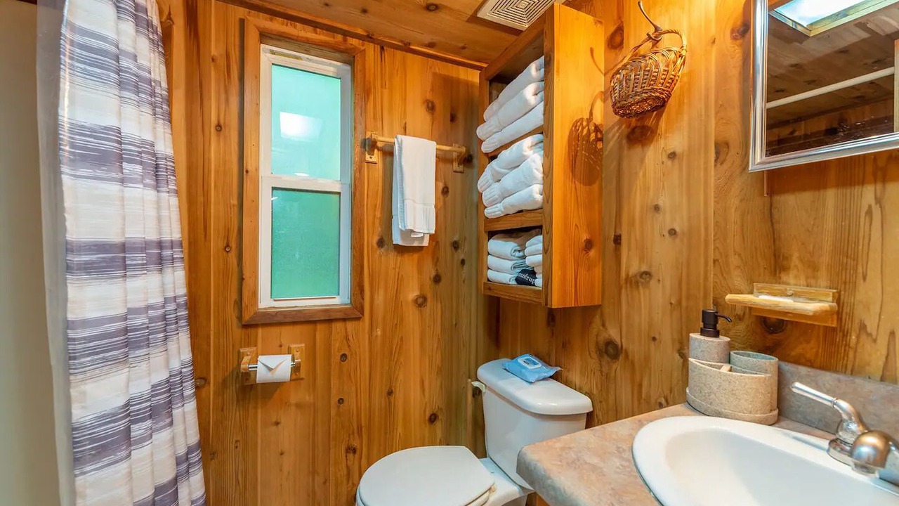Photo of Bathroom in Candler