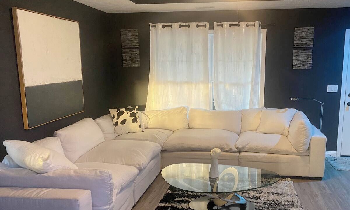 Photo of Livingroom in Jeffersonville