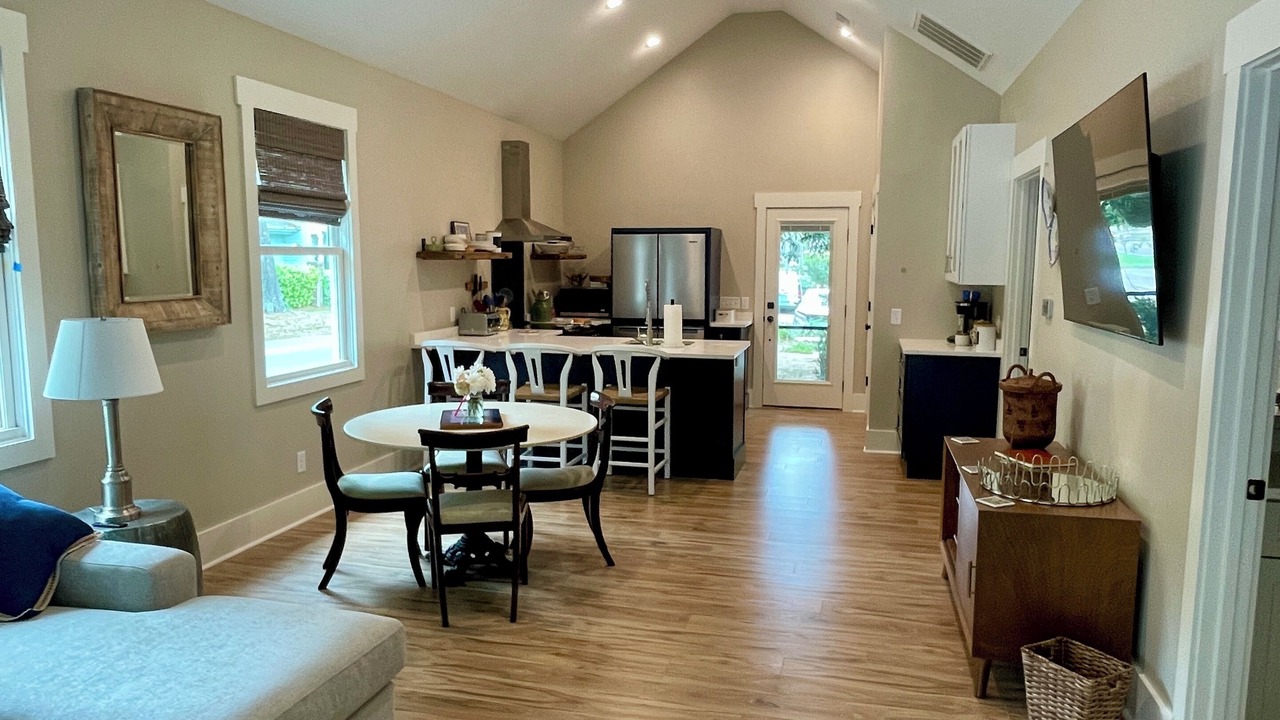 Photo of Livingroom in Uptown