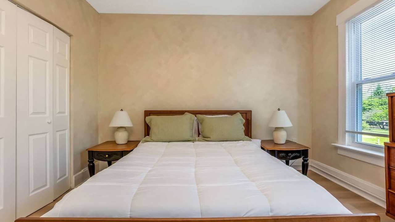 Photo of Bedroom in Franklin Park