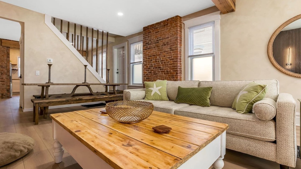 Photo of Livingroom in Franklin Park