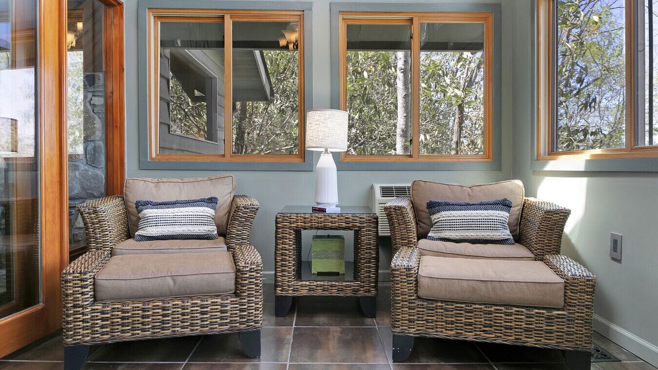 Photo of Bedroom in Hendersonville