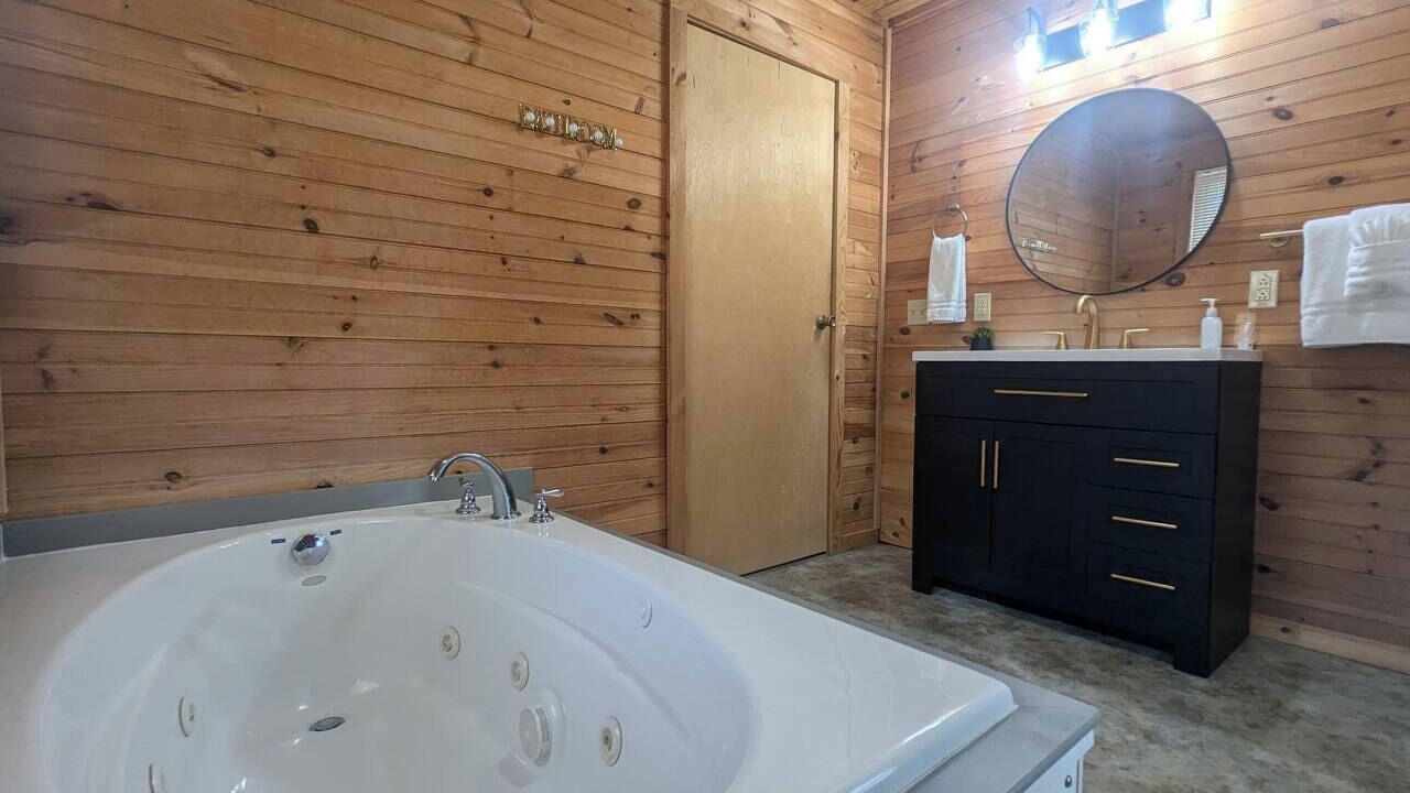 Photo of Bathroom in Lynn Garden