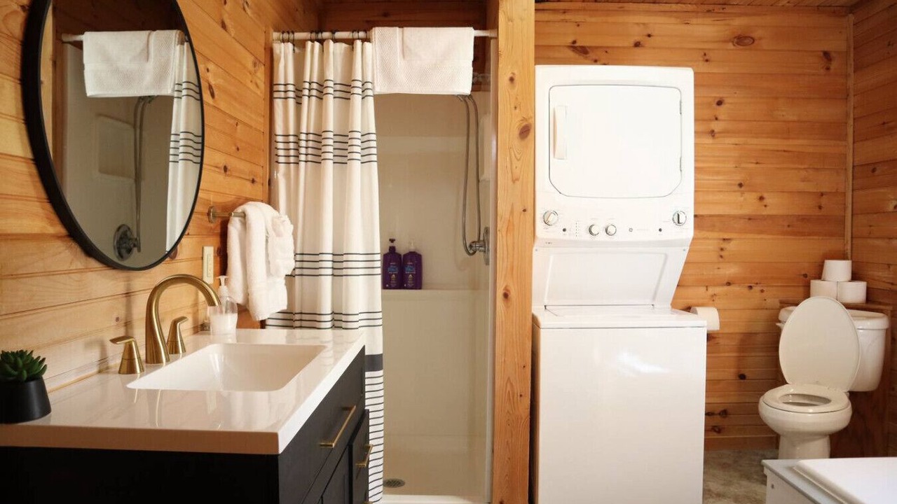 Photo of Bathroom in Lynn Garden