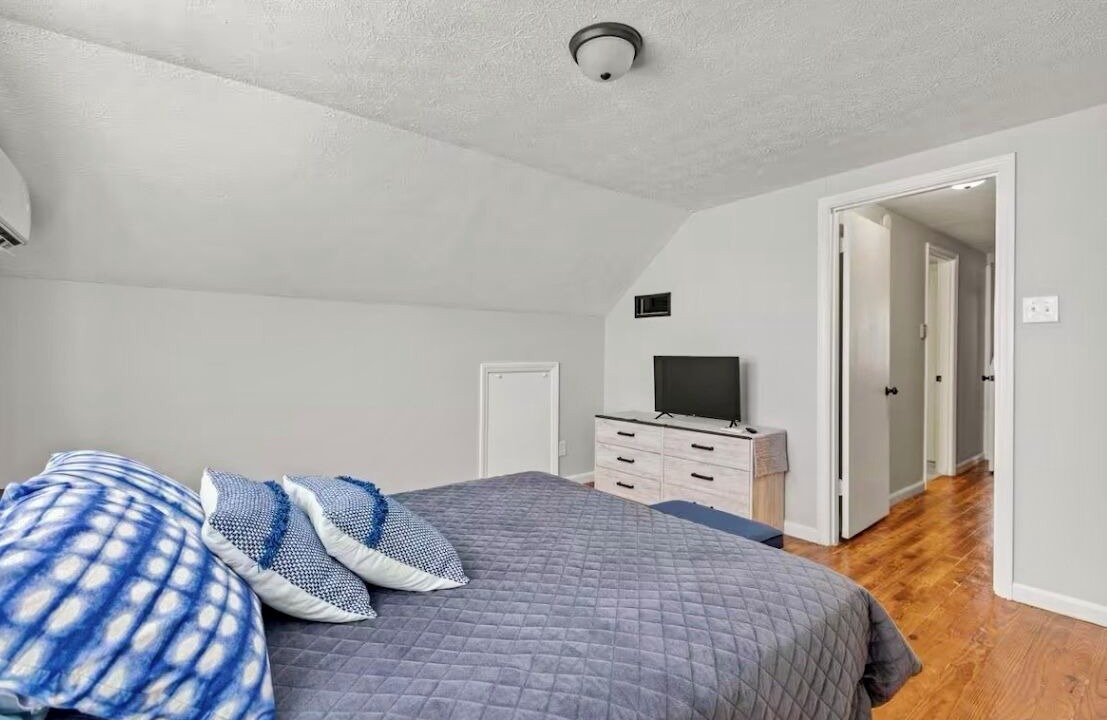 Photo of Bedroom in Lexington