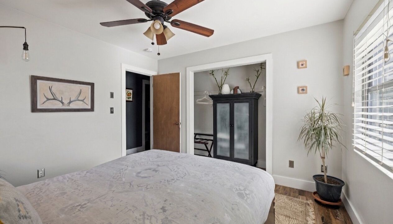 Photo of Bedroom in East End - Valley Street