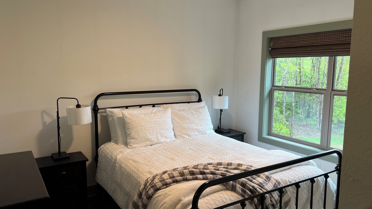 Photo of Bedroom in Hiawassee