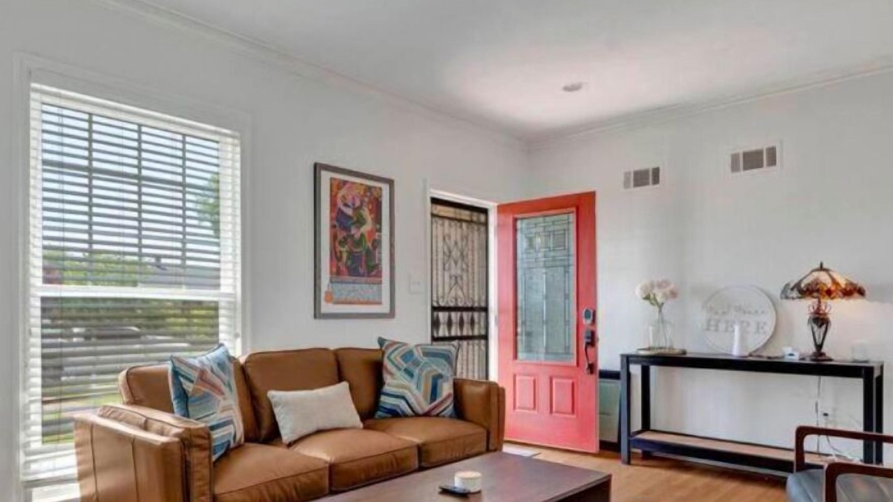Photo of Livingroom in East Memphis