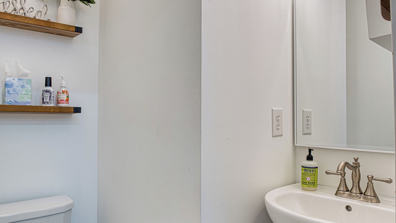 Photo of Bathroom in Newburgh