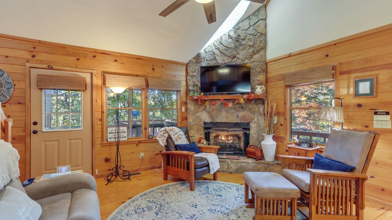 Photo of Livingroom in Blairsville