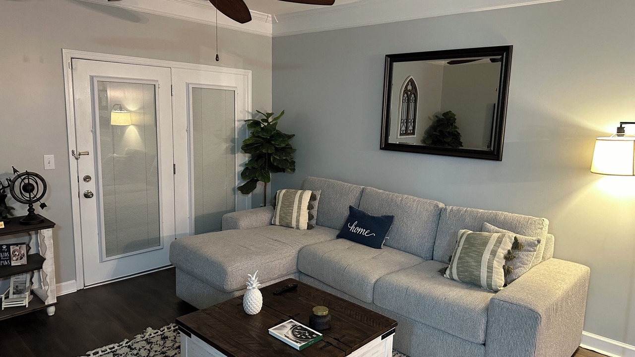 Photo of Livingroom in University Place