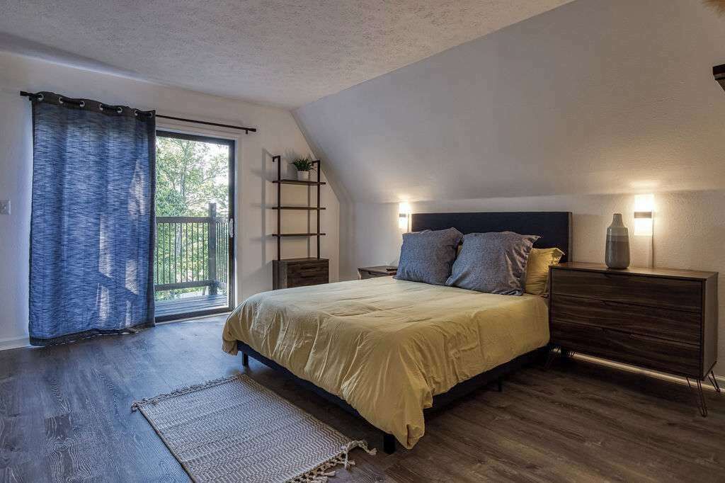 Photo of Bedroom in Kodak