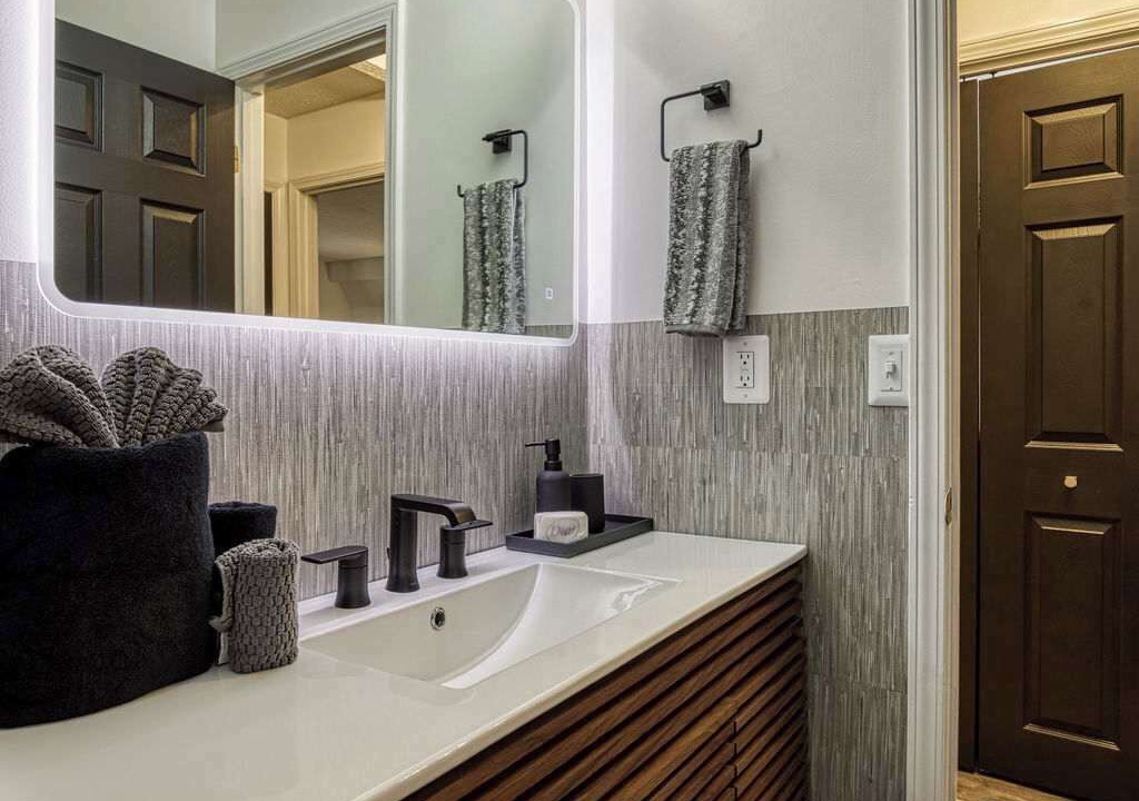 Photo of Bathroom in Kodak