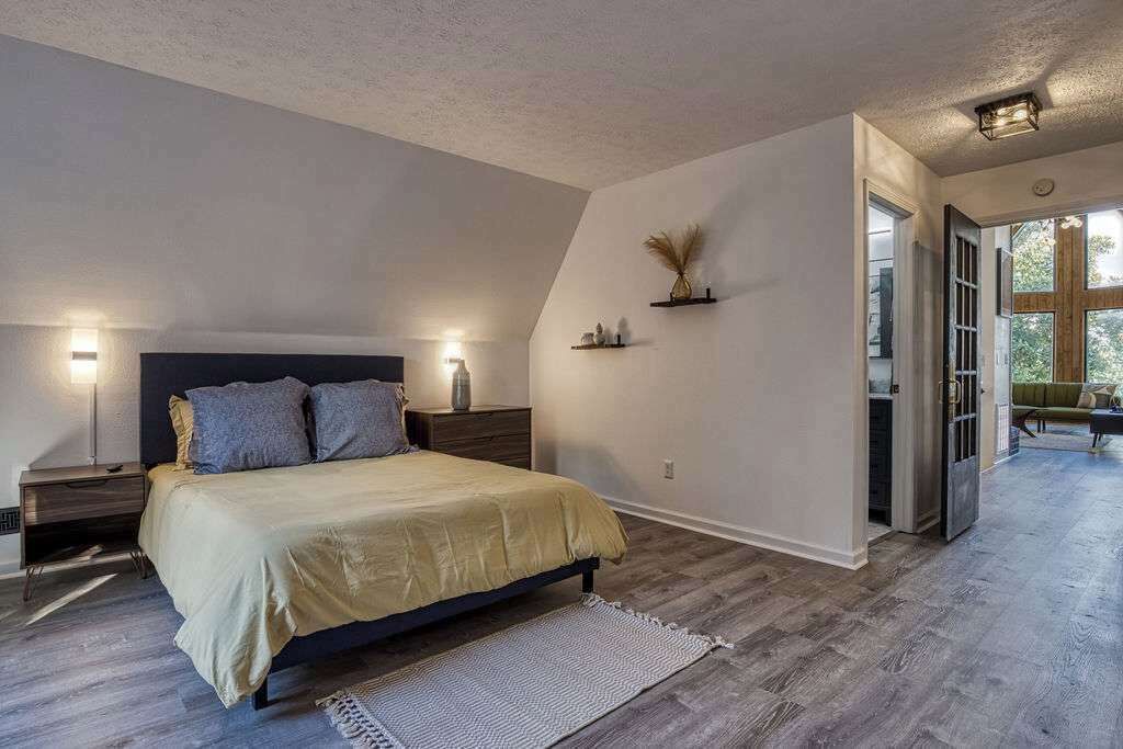 Photo of Bedroom in Kodak