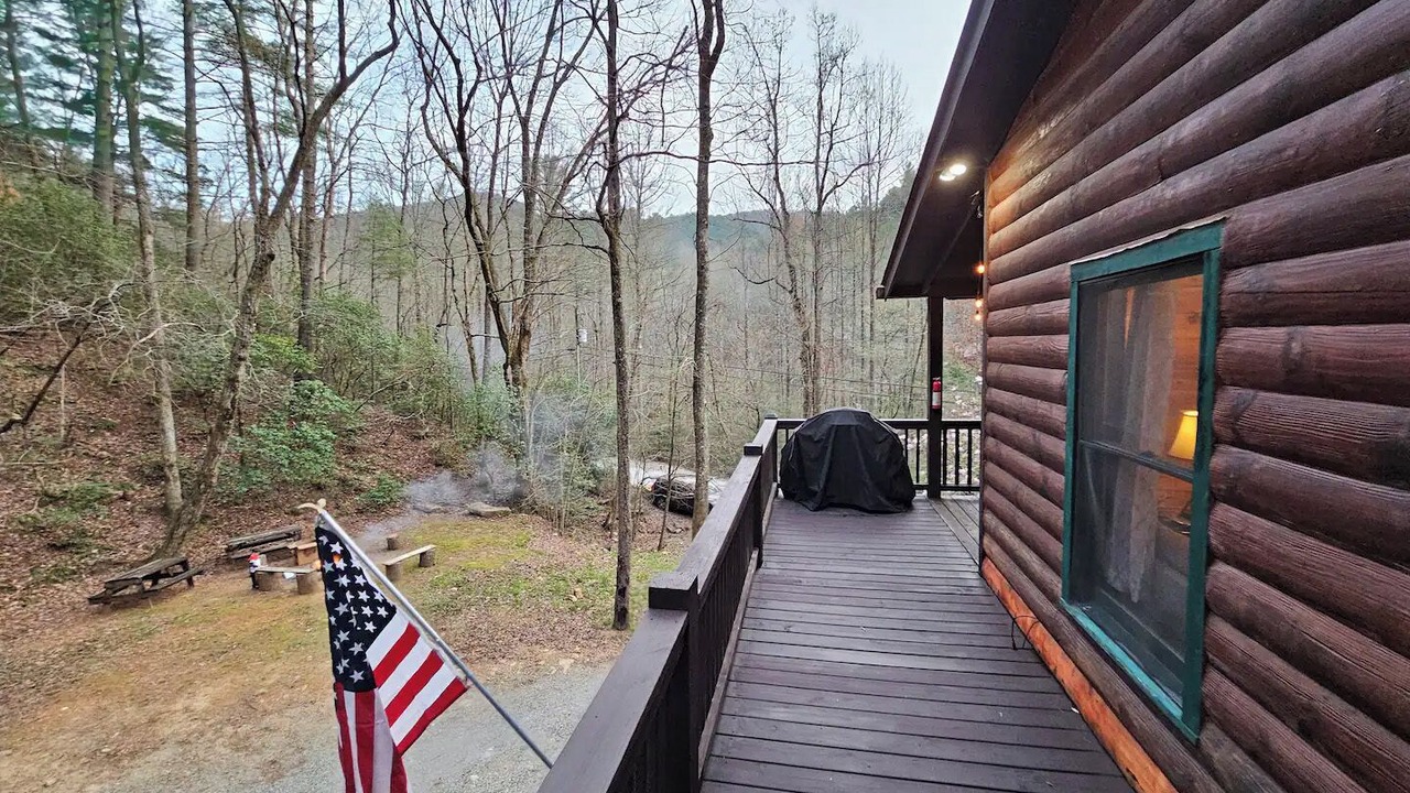 Photo of Patio Balcony in Cherry Log