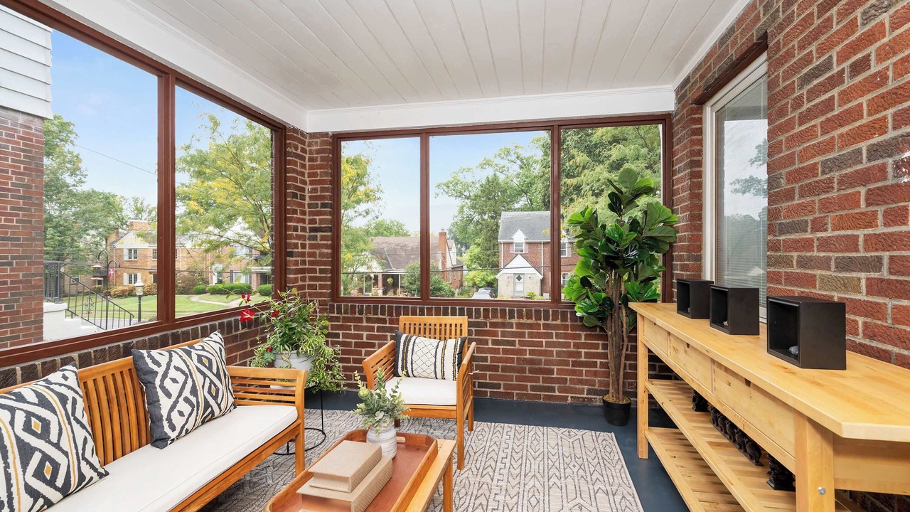 Photo of Outdoor in Roselawn Finance