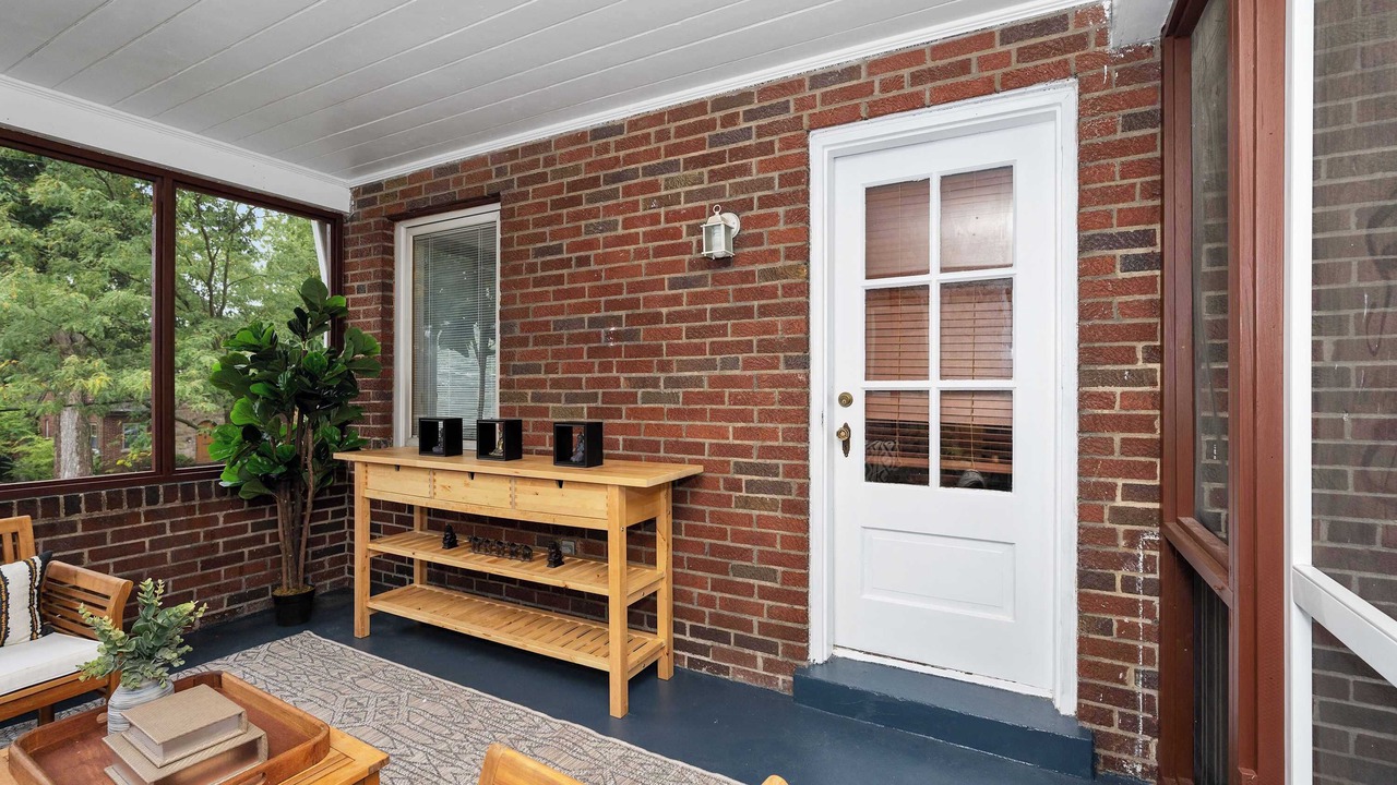 Photo of Outdoor in Roselawn Finance