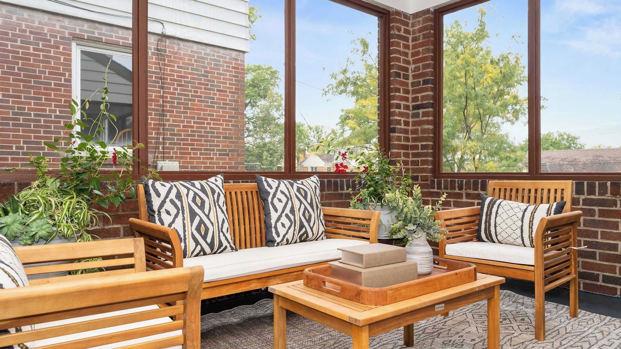 Photo of Outdoor in Roselawn Finance