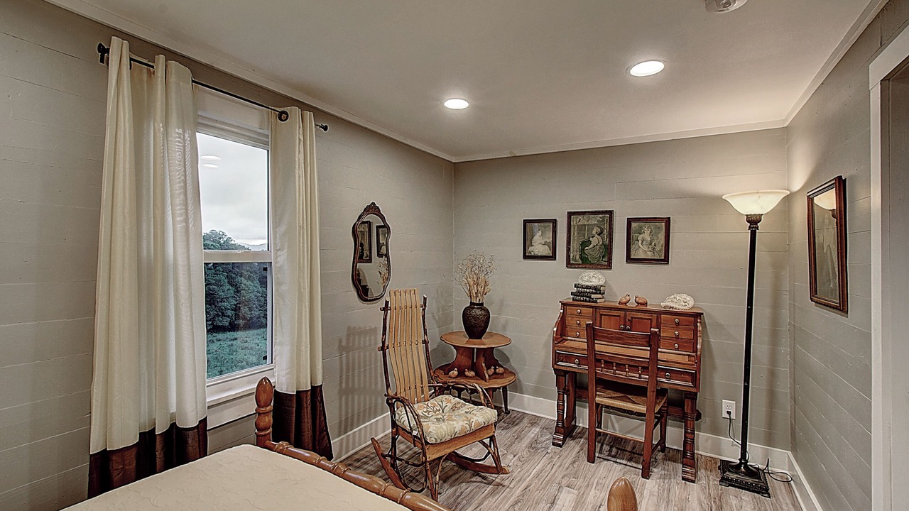Photo of Bedroom in Johnson County