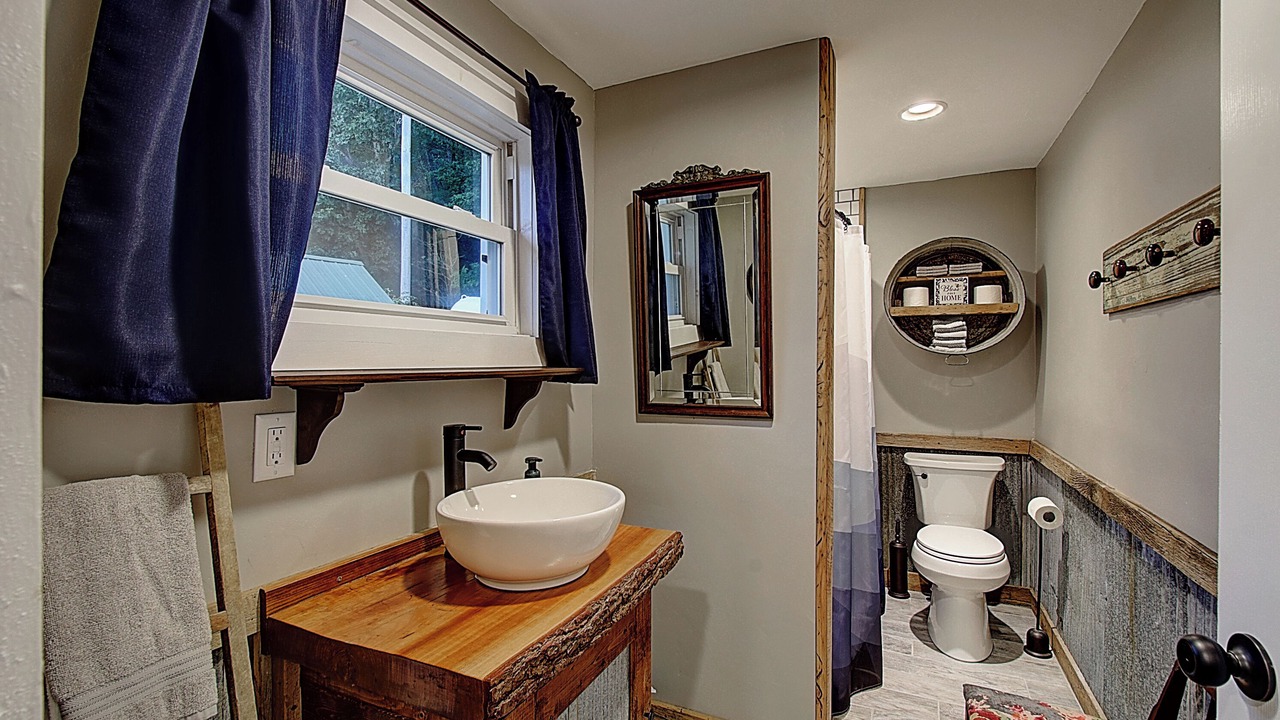 Photo of Bathroom in Johnson County