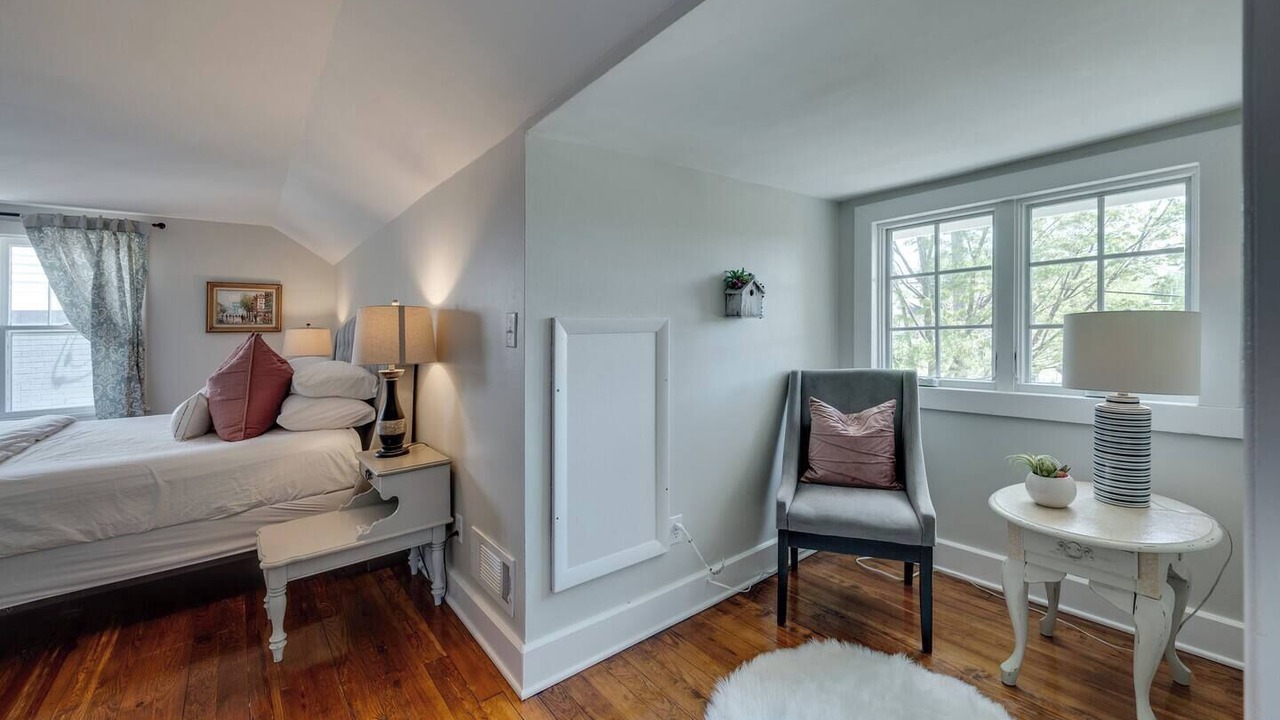 Photo of Bedroom in Lockeland Springs