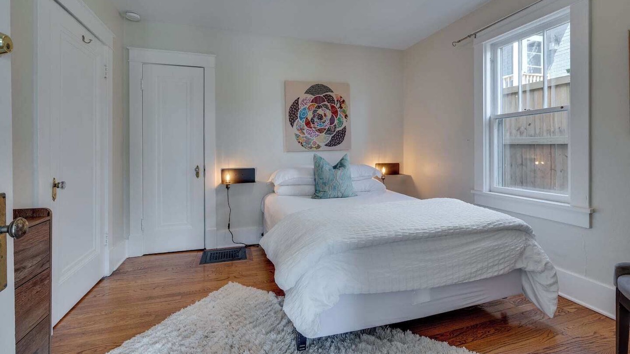 Photo of Bedroom in Lockeland Springs