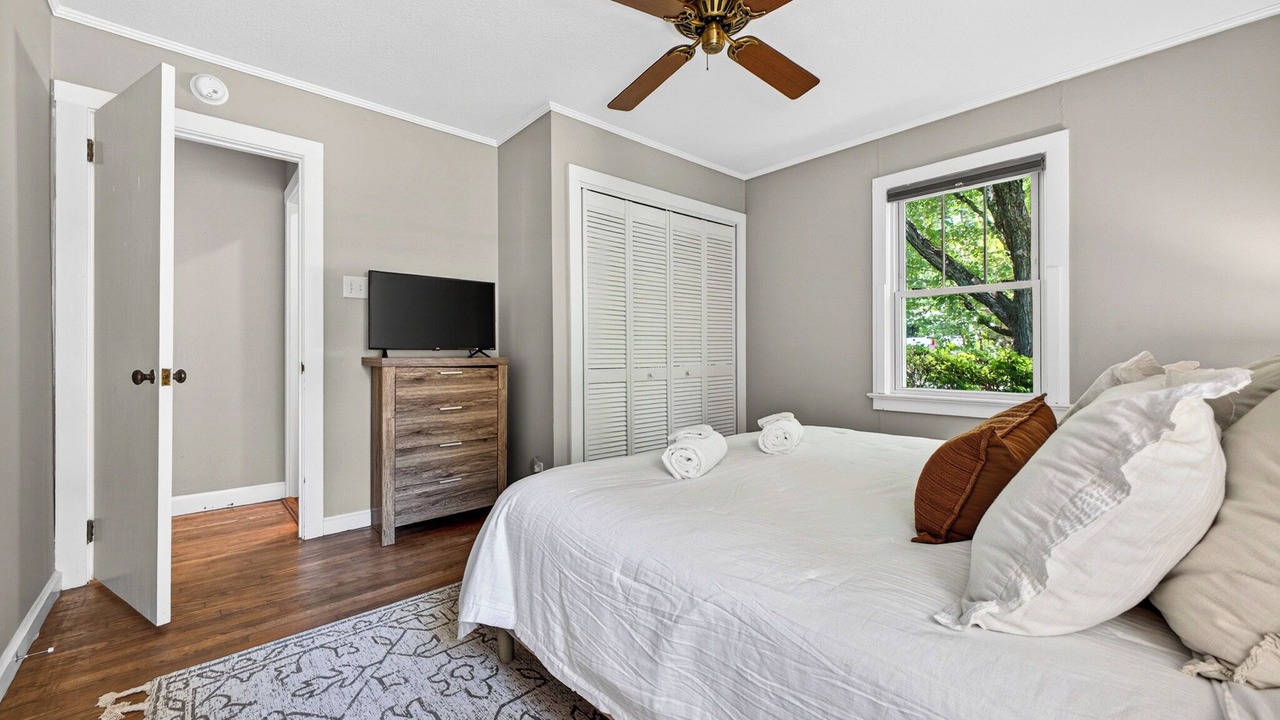 Photo of Bedroom in Black Mountain