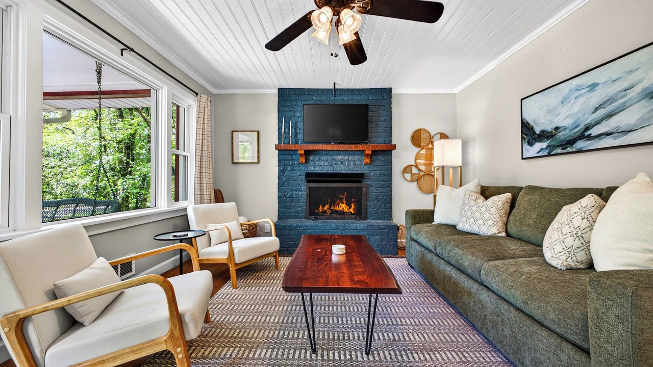 Photo of Livingroom in Black Mountain