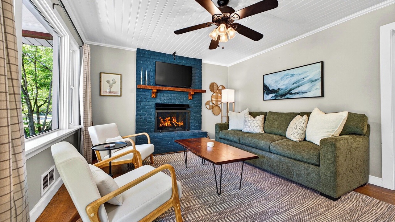 Photo of Livingroom in Black Mountain