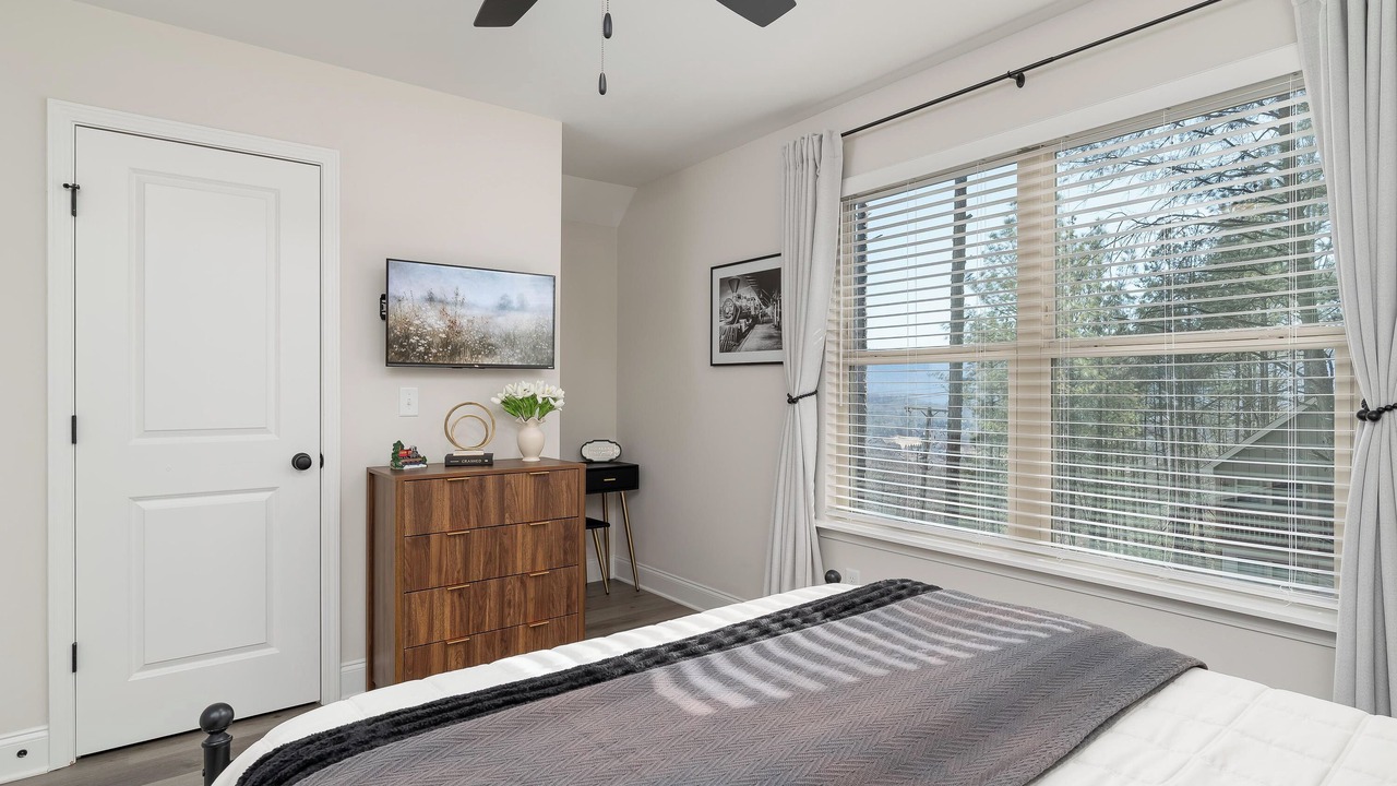 Photo of Bedroom in Lookout Valley Neighborhood Association