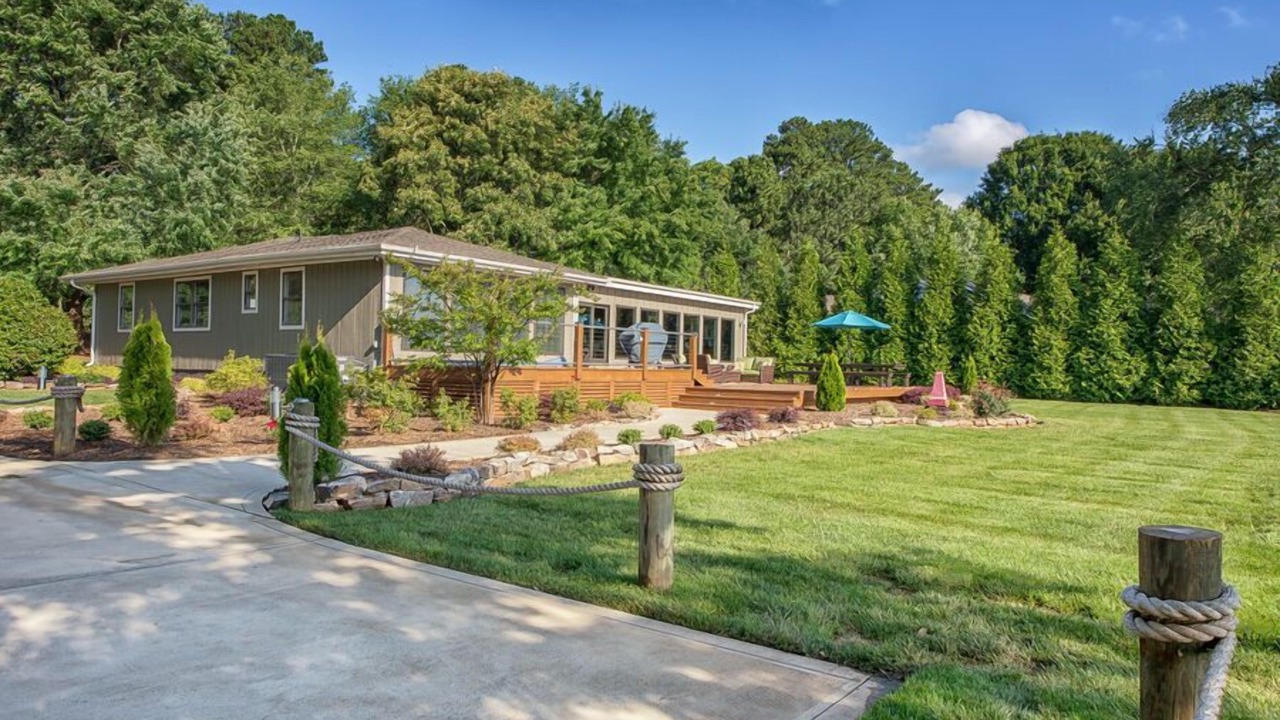 Photo of Outdoor in Mayhew