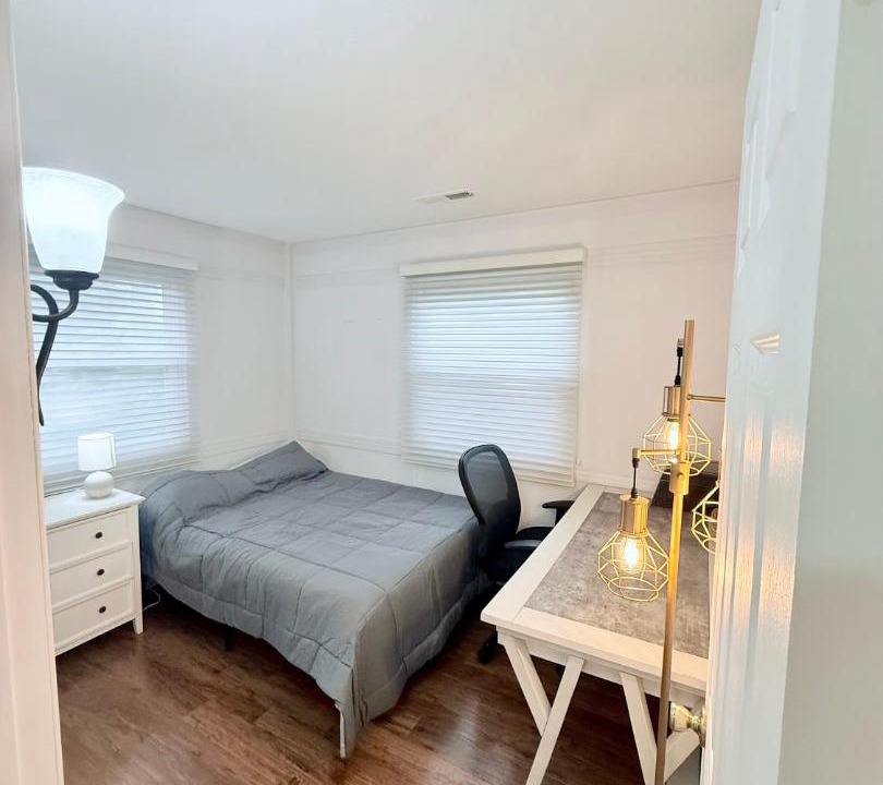 Photo of Bedroom in Oak Ridge