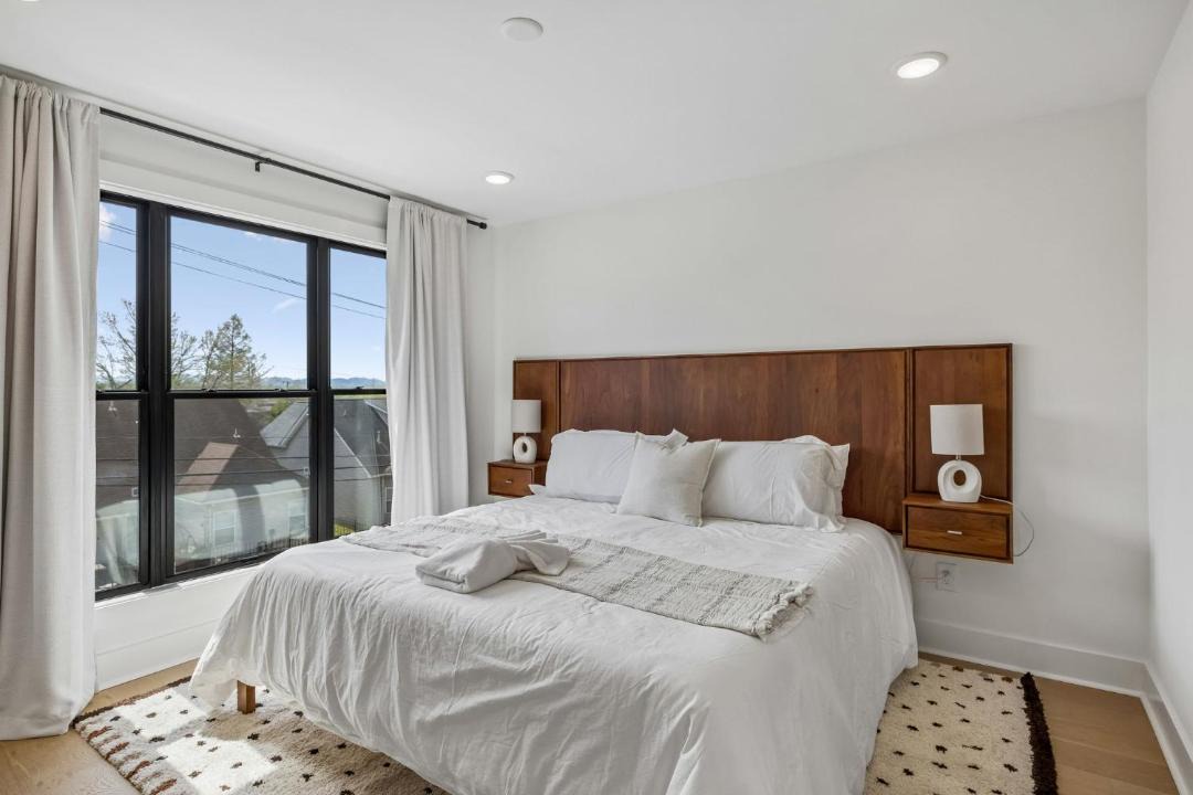 Photo of Bedroom in Hurwood Heights