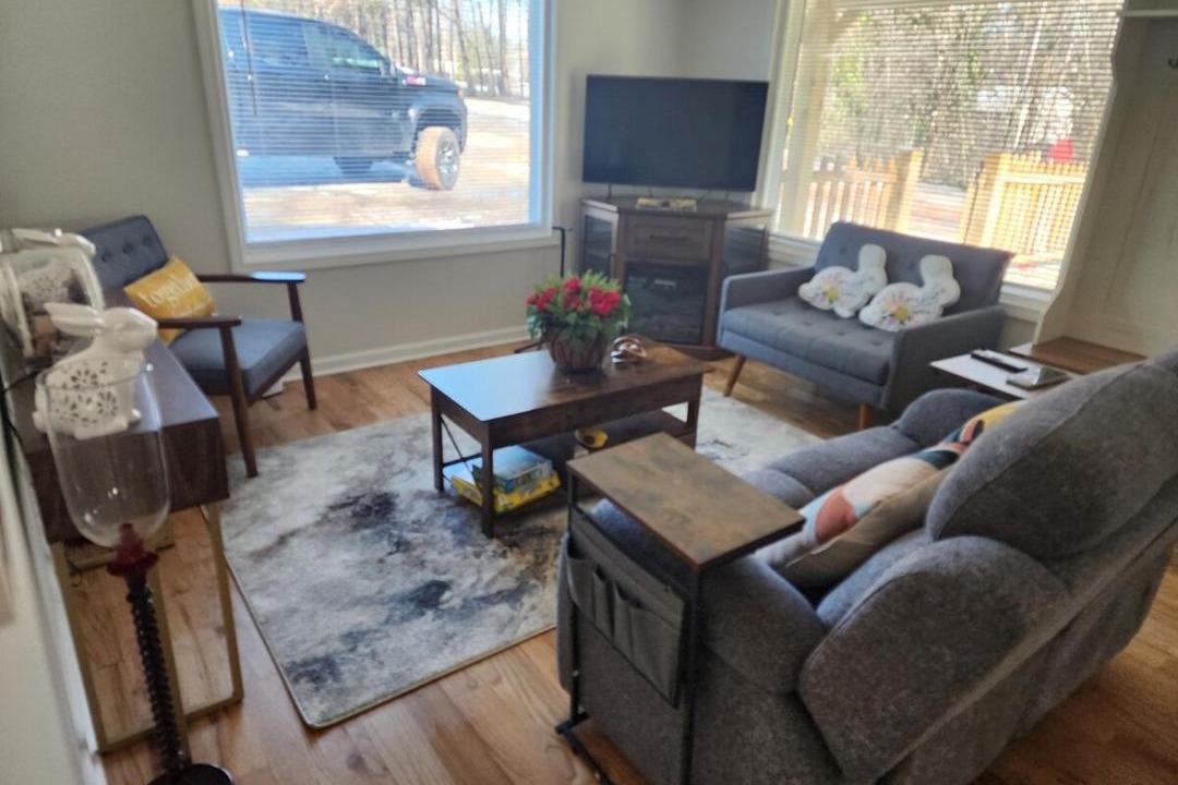 Photo of Livingroom in Toccoa