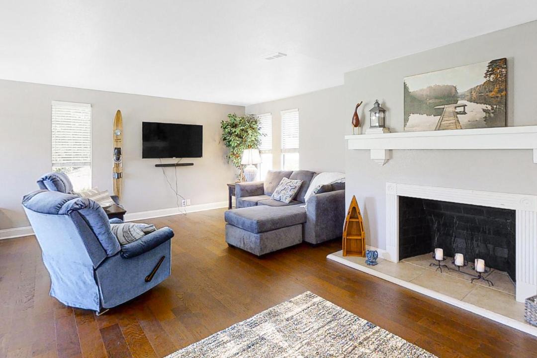 Photo of Livingroom in Rock Harbor