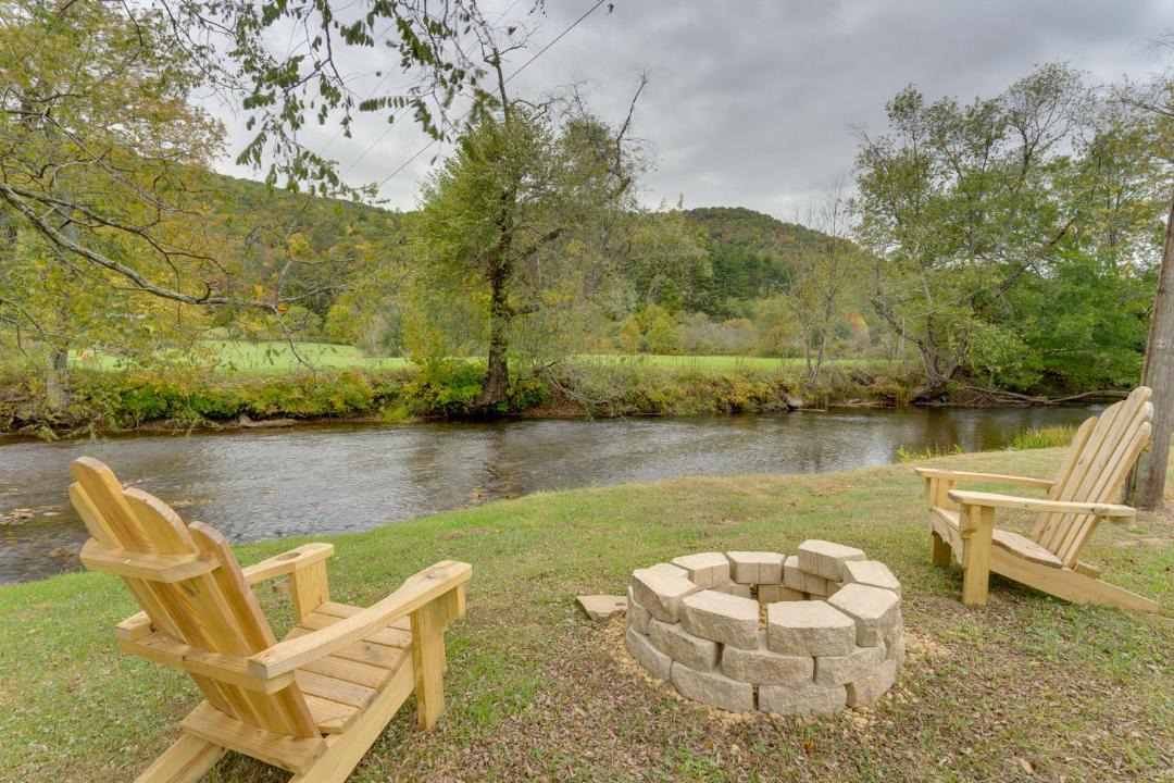 Photo of Others in Hiawassee