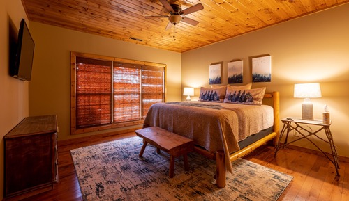Flying Squirrel Lakeview House, 4 Bedrooms, Mountain Views
