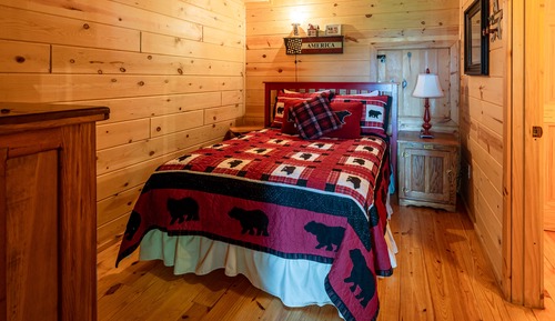 Heaven Sent Lakeview Cabin, 4 Bedrooms, Mountainside