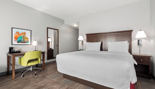 Studio, 1 King Bed, Kitchenette