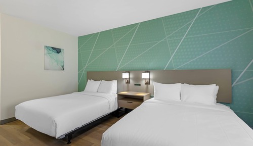 Room, 2 Queen Beds, Roll-in Shower, Non Smoking