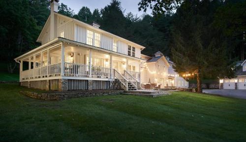 Six-Bedroom House