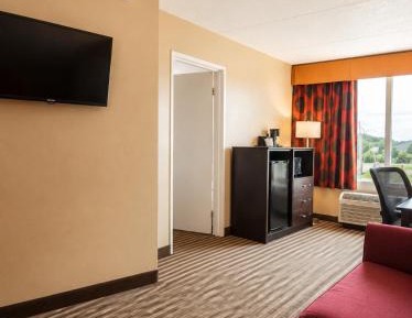 Two-Room Suite with Two Double Beds and Sofa Bed