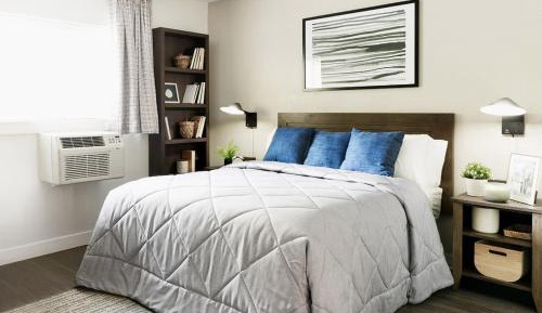 Premium - 1 Queen Bed Studio w/ Kitchen