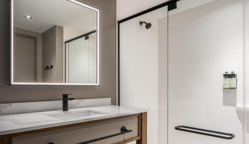 Valley Deluxe Room , 1 King (Newly Renovated)