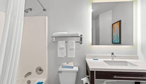 Queen Suite with Sofa Bed - Non-Smoking