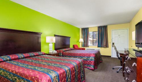 2 Queen Beds Non-Smoking